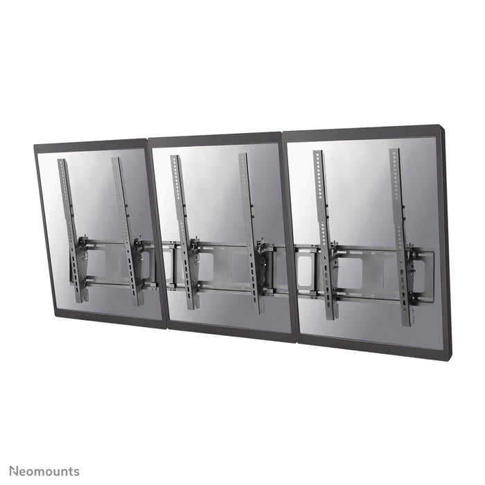Neomounts NS-WMB300P zwart is een menu board wandsteun voor de verticale montage van schermen tot 52 inch (132 cm).
