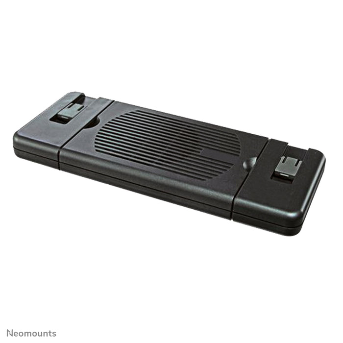Neomounts NSLC200 is een notebookkoeler waarmee u een laptop met 15 graden koelt.