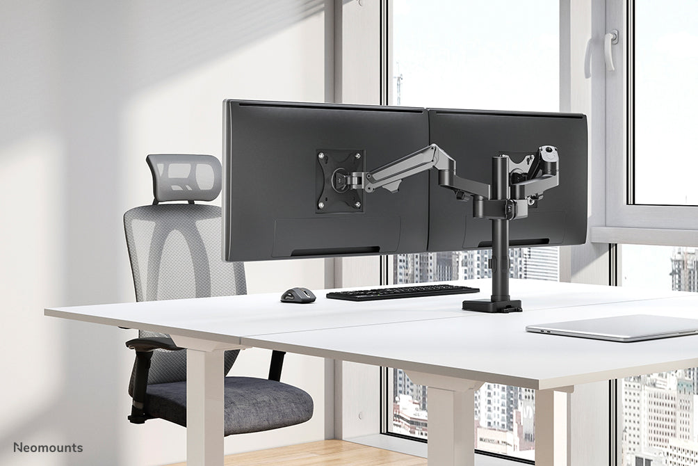 Neomounts DS70-750BL2 full motion monitor bureausteun voor 17-27 inch schermen - Zwart