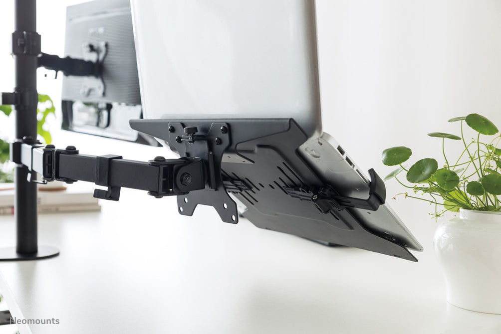 Neomounts NOTEBOOK-V200 is een universele houder voor notebooks. Montage op VESA 75/100.