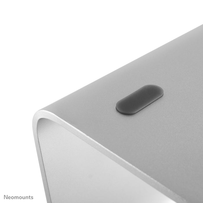 Neomounts NSLS050 is een 360 graden draaibare bureaustandaard voor een notebook.