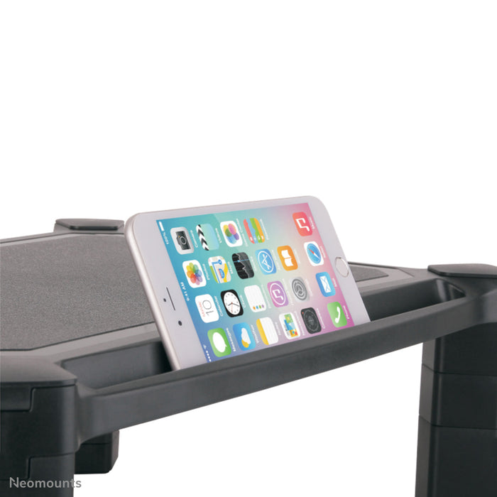 Neomounts NSMONITOR20 is een verhoger voor een monitor of laptop.